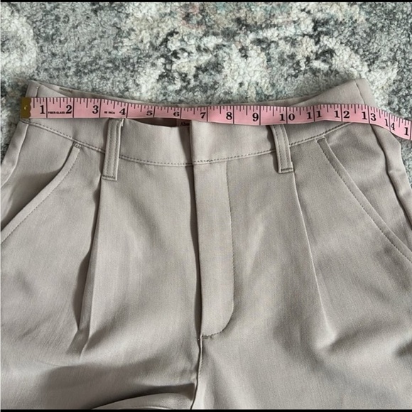 Abercrombie and Fitch Sloane Tailored Wide Leg Pant Short - Picture 10 of 12